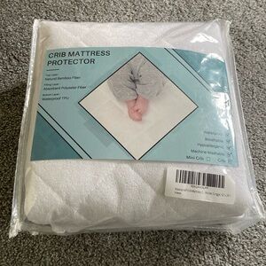 Crib mattress protector NWT